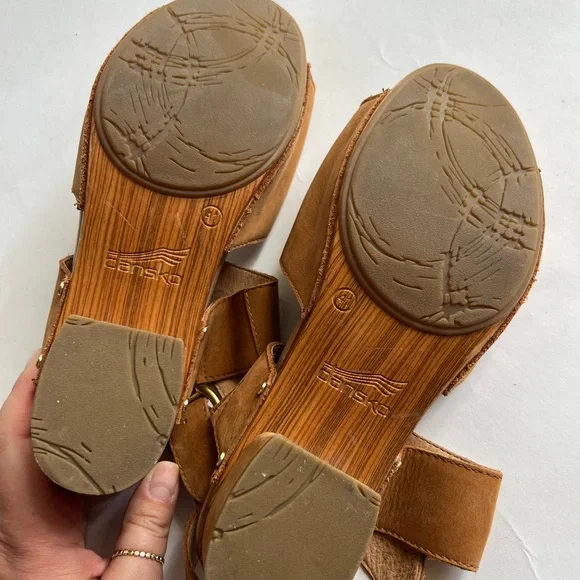 Brown Strappy Sandals with Block Heel - Picture 7 of 8